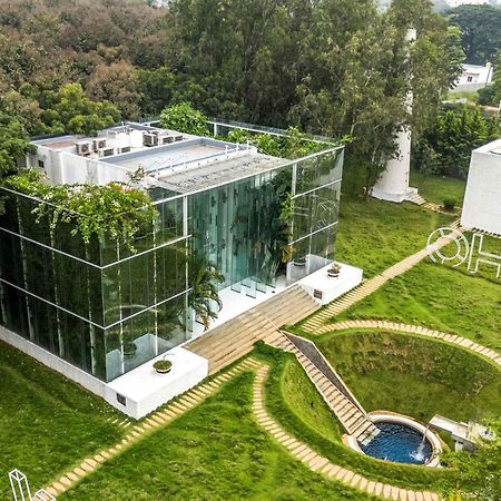 The Crystal Hall India'S Only All Glass Villa บังกาลอร์ ภายนอก รูปภาพ